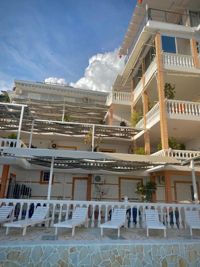 Отель Qeparo Napolon Complex Экстерьер фото