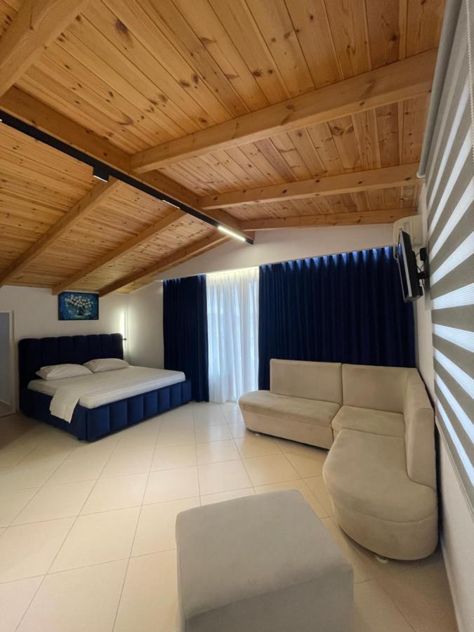 Отель Qeparo Napolon Complex Экстерьер фото