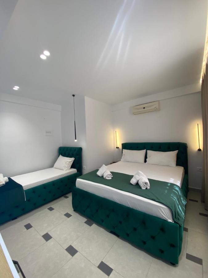 Отель Qeparo Napolon Complex Экстерьер фото