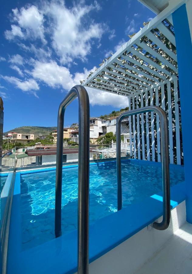 Отель Qeparo Napolon Complex Экстерьер фото