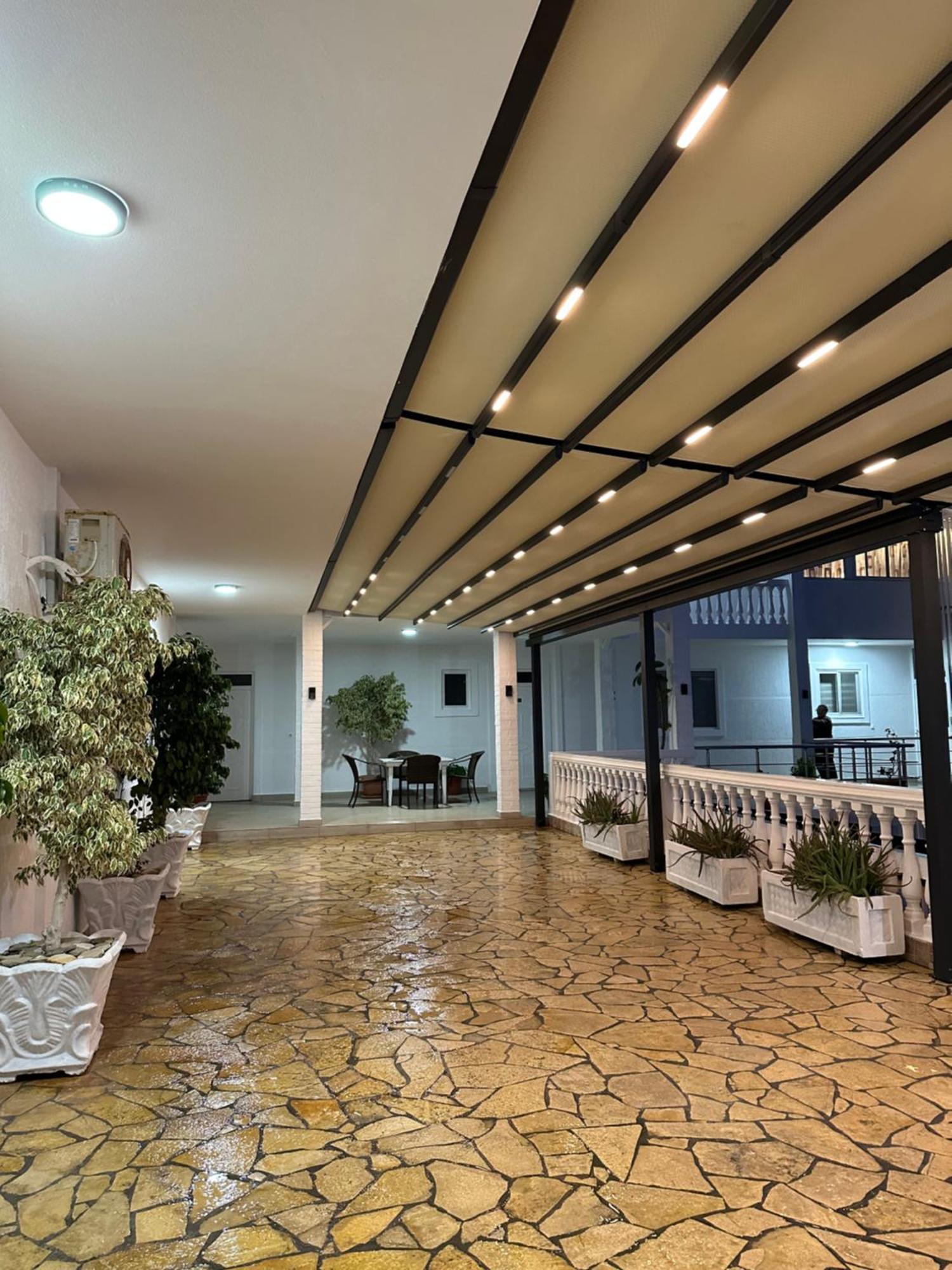 Отель Qeparo Napolon Complex Экстерьер фото