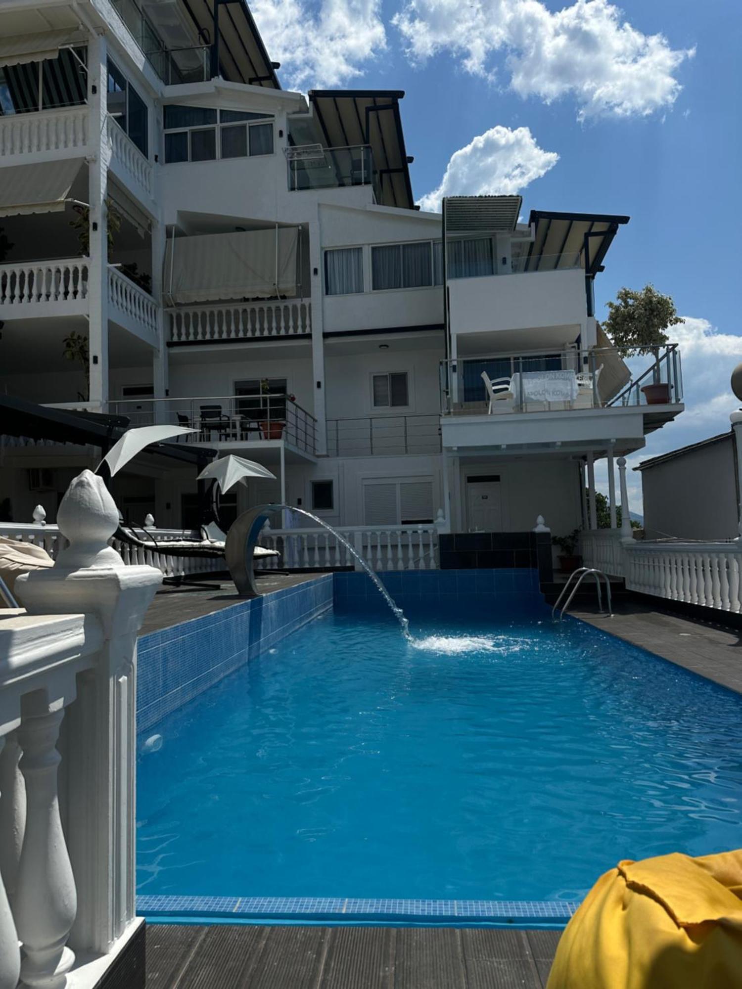 Отель Qeparo Napolon Complex Экстерьер фото