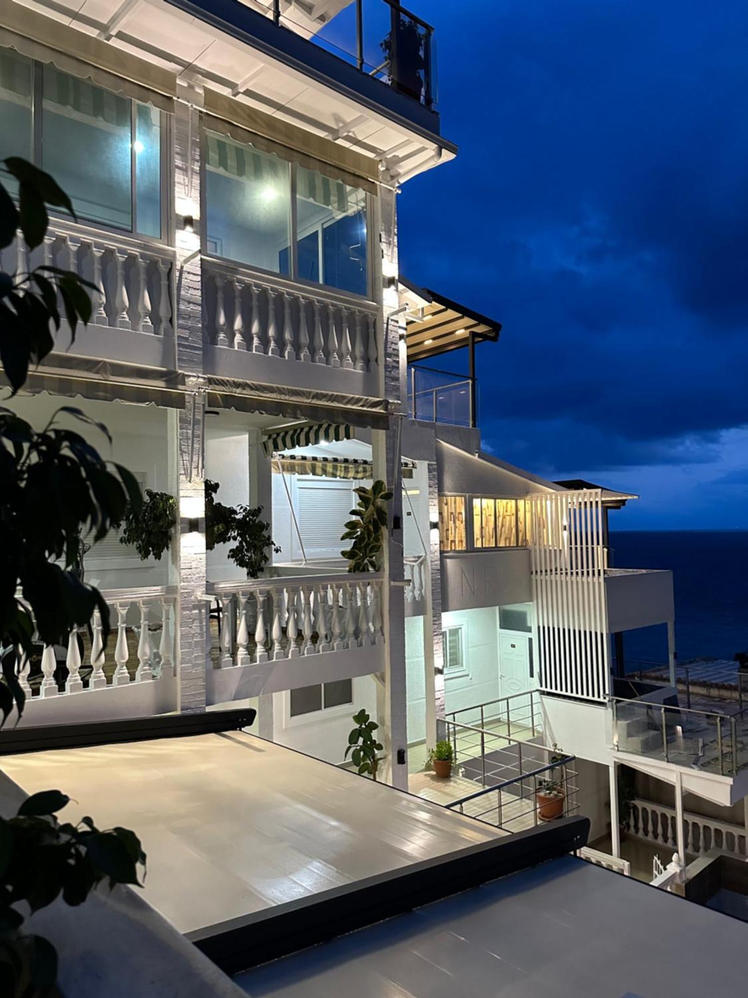 Отель Qeparo Napolon Complex Экстерьер фото