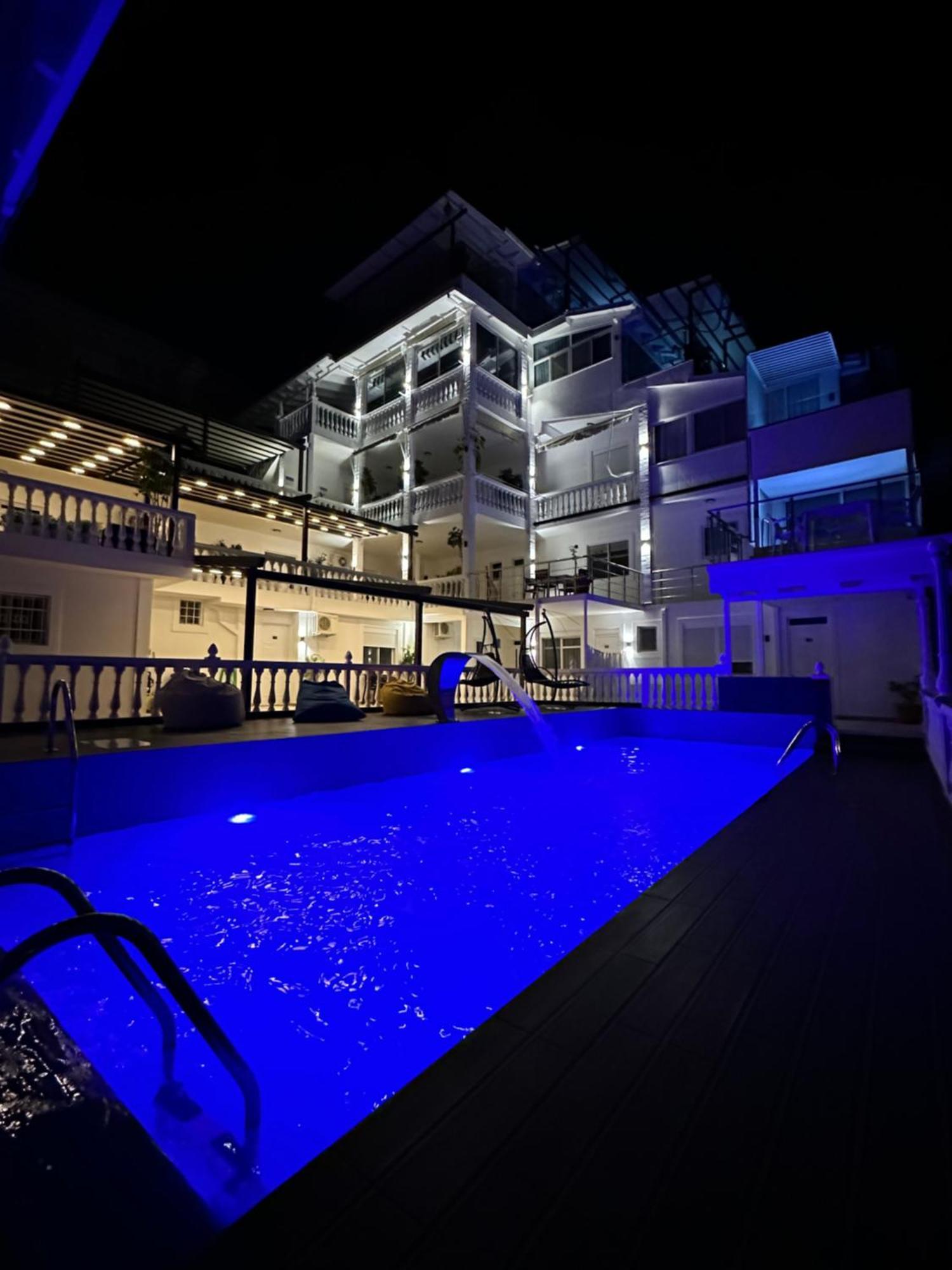 Отель Qeparo Napolon Complex Экстерьер фото