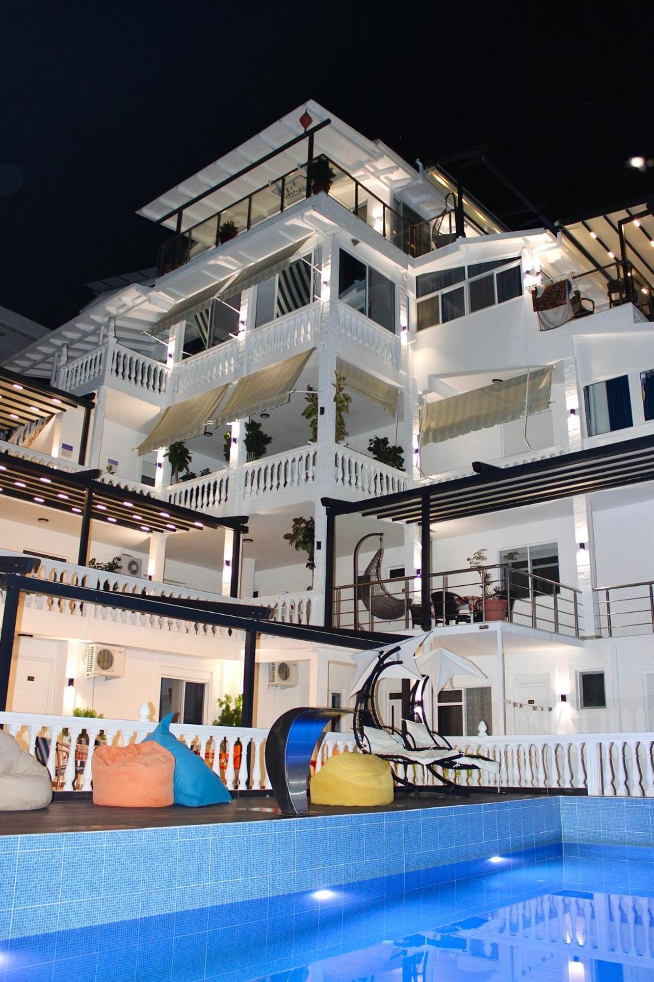 Отель Qeparo Napolon Complex Экстерьер фото